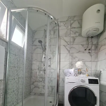 Malibu 아파트 챠브타트