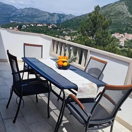 Malibu Apartment