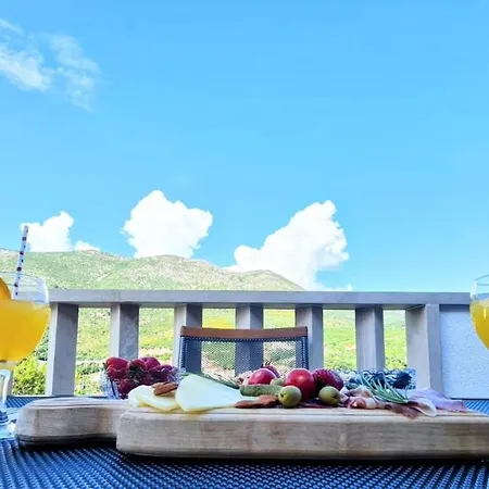 Malibu Apartment