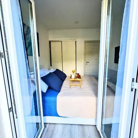 Malibu Apartment